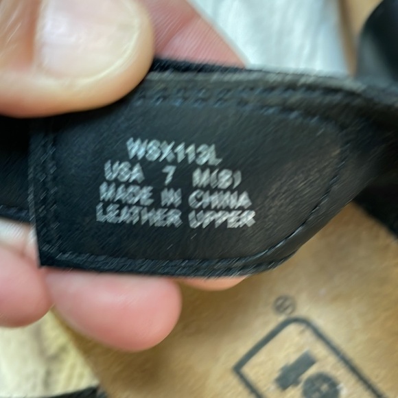 NWOT Propet Women’s sz 7 Leather Black Sandals. Hook& loop straps cork footbed - Picture 5 of 10